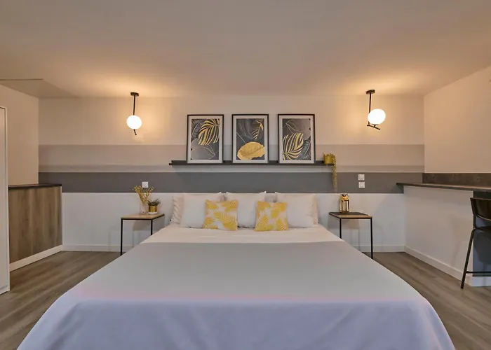 Alojamientos Centricos Con Jacuzzi Y Netflix